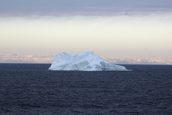 Ein Eisberg vor der Küste Grönlands.