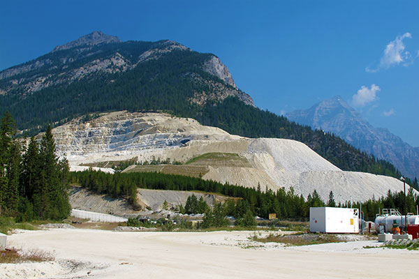 Gewinnung von Magnesit in den kanadischen Rocky Mountains.