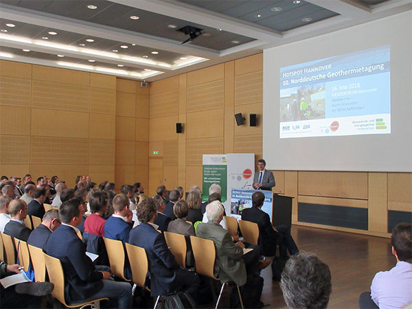 Bei der Tagung im GEOZENTRUM Hannover sprach auch der Niedersächsische Umwelt-Staatssekretär Frank Doods.